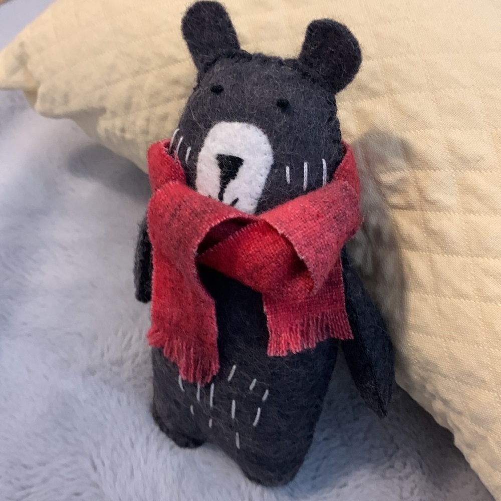 Stuffed felt bear - Picture 2 of 2